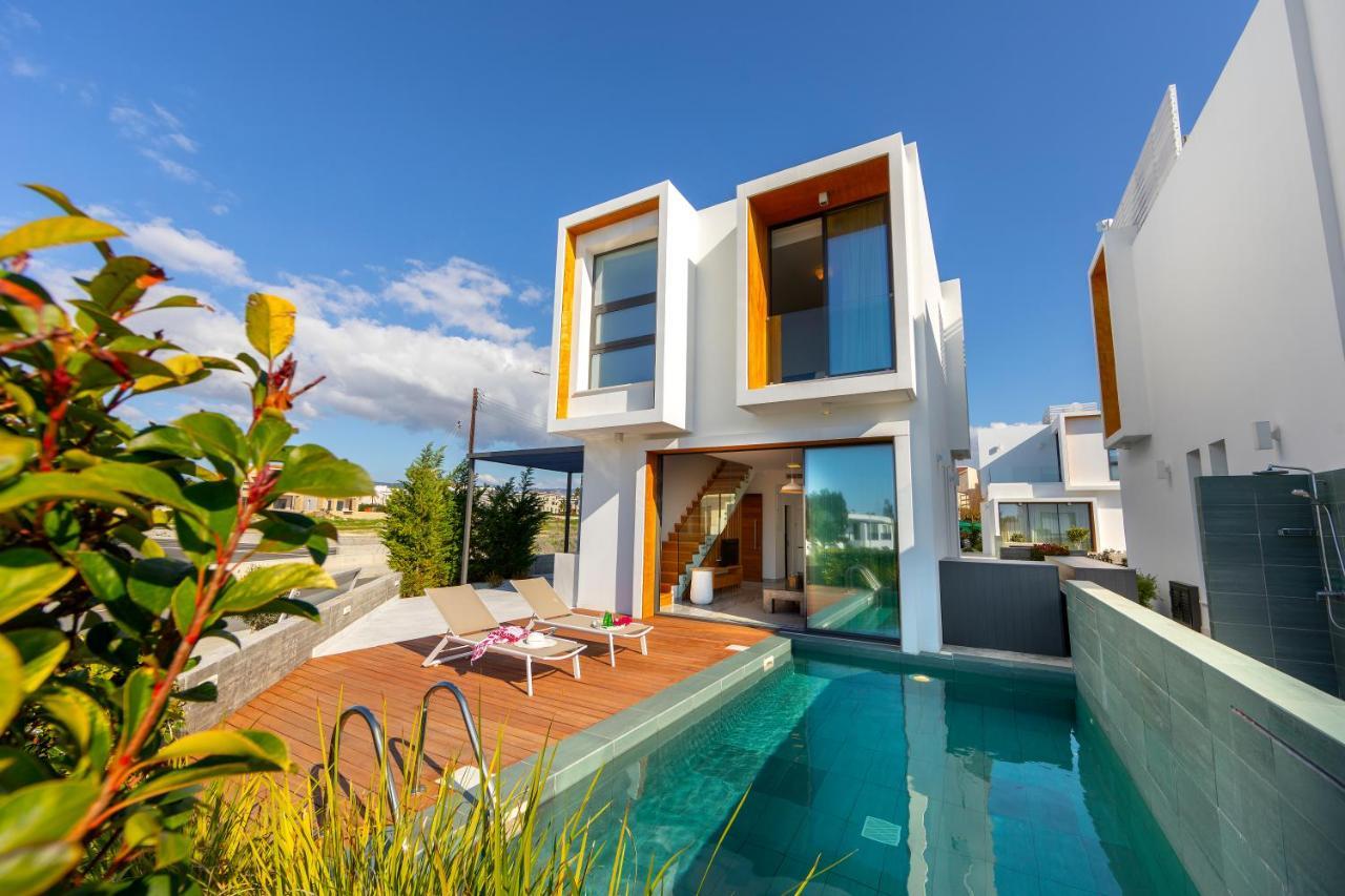 Laurus 6, Walking Distance To The Vilă